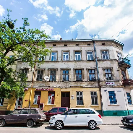 1 Bedroom Apartment Near Elizabeth'S The Cathedral Lviv Exterior photo