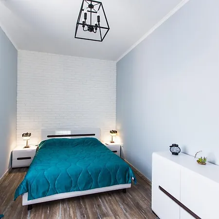 1 Bedroom Apartment Near Elizabeth'S The Cathedral Lviv Exterior photo